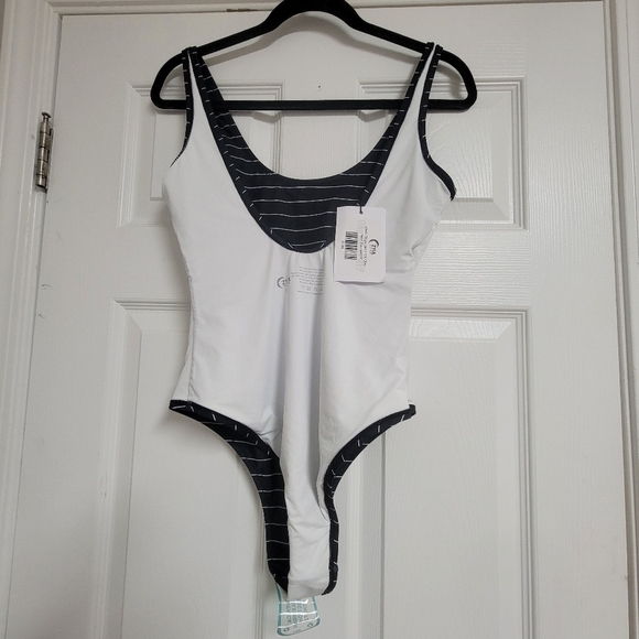Zyia NWT Stripe Simplicity One Piece Swimsuit Size Medium. - Picture 8 of 16
